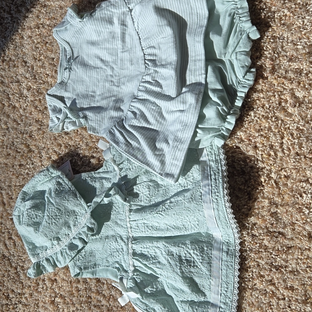 4 piece lot, 2 dresses a bonnet and shorts, mint green, nwt 3-6 months